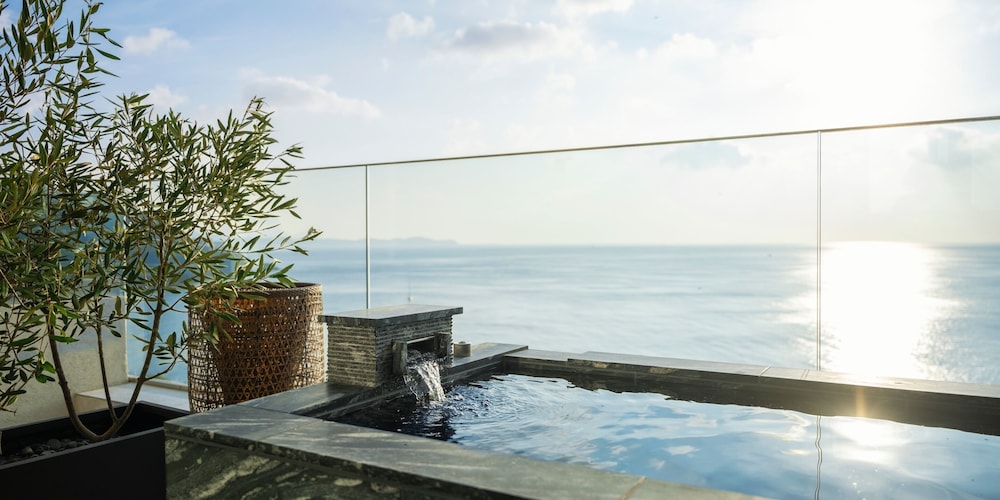 プレジデンシャル スイート 2 ベッドルーム プライベートプール オーシャンビュー 温泉あり 禁煙 バスルーム2 | UMITO 熱海別邸