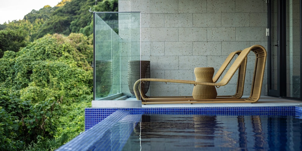 2ベッドルームスイート プライベートプールオーシャンビュー 温泉あり 禁煙 客室3 | UMITO 熱海別邸