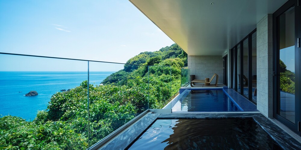 2ベッドルームスイート プライベートプールオーシャンビュー 温泉あり 禁煙 客室5 | UMITO 熱海別邸