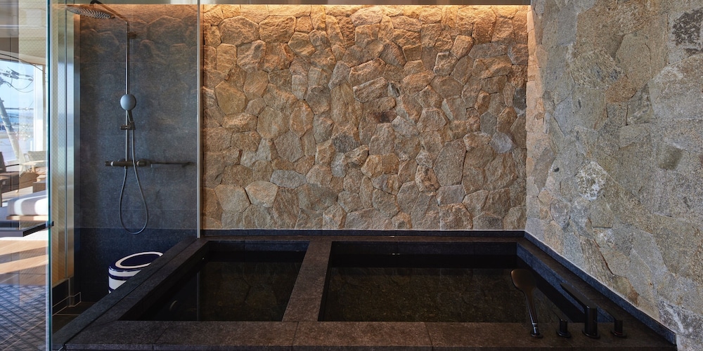 スイート 2 ベッドルーム オーシャンビュー 2階 禁煙 バスルーム6 | UMITO 鎌倉 腰越