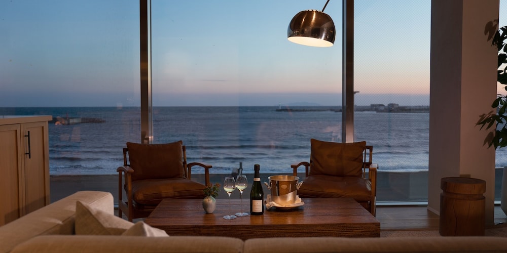 スイート 2 ベッドルーム オーシャンビュー 2階 禁煙 客室3 | UMITO 鎌倉 腰越