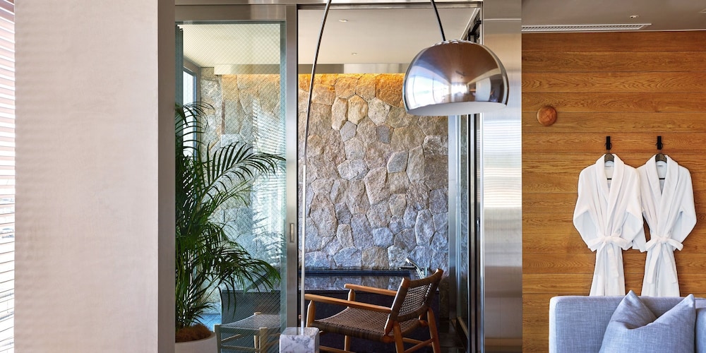 スイート 2 ベッドルーム オーシャンビュー 2階 禁煙 客室6 | UMITO 鎌倉 腰越