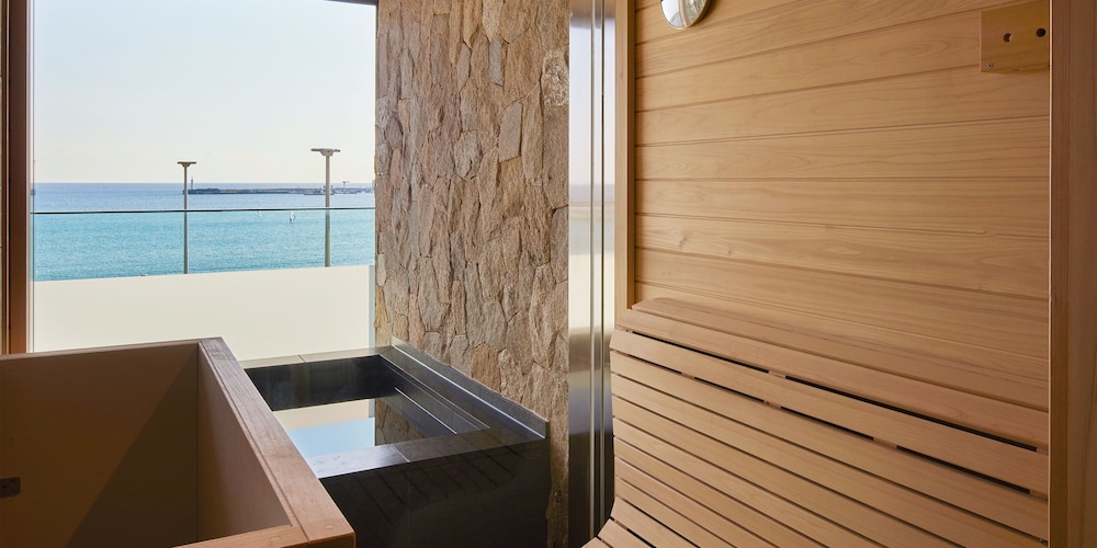 スイート 2 ベッドルーム オーシャンビュー 2階 禁煙 バスルーム0 | UMITO 鎌倉 腰越