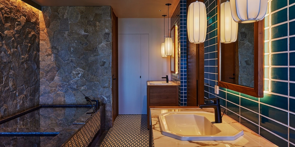 スイート 2 ベッドルーム オーシャンビュー 2階 禁煙 バスルーム7 | UMITO 鎌倉 腰越