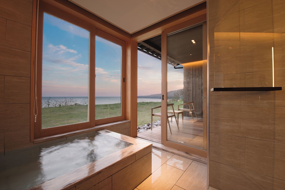 和風スイート オーシャンビュー バスルーム2 | 山人-oga-