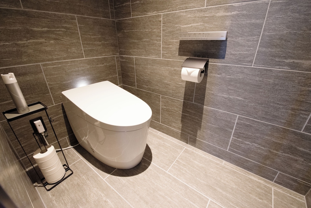 ジュニア スイート 1 階 バスルーム1 | 山人-oga-