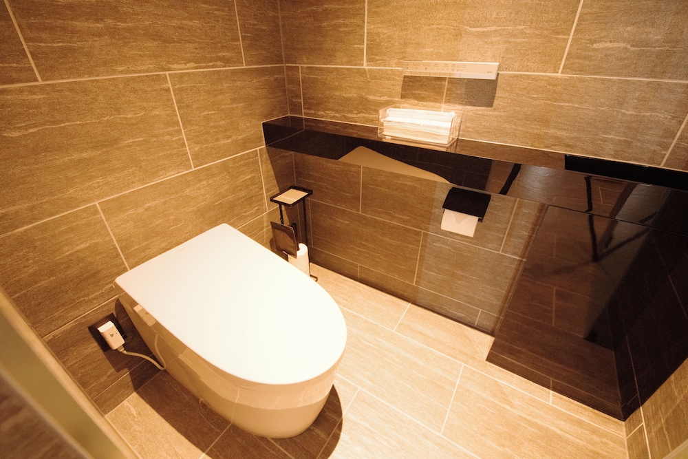 スーペリア スイート テラス 1 階 バスルーム2 | 山人-oga-