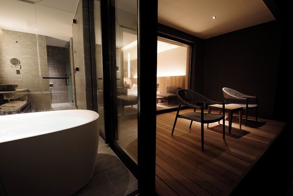 ジュニア スイート オーシャンビュー テラス / パティオ0 | 山人-oga-