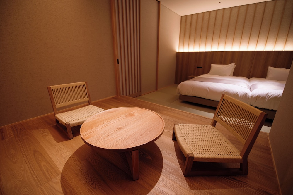 グランド スイート テラス オーシャンビュー リビング エリア0 | 山人-oga-