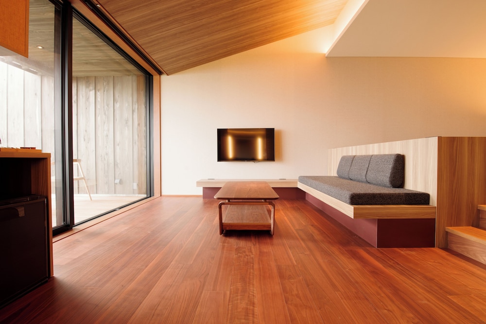 デラックス スイート オーシャンビュー リビング エリア0 | 山人-oga-