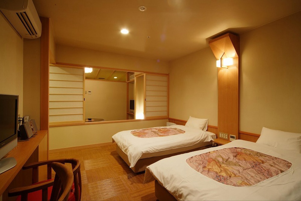 コンフォート 4 人部屋 マウンテンビュー 客室1 | 夢乃井庵 夕やけこやけ