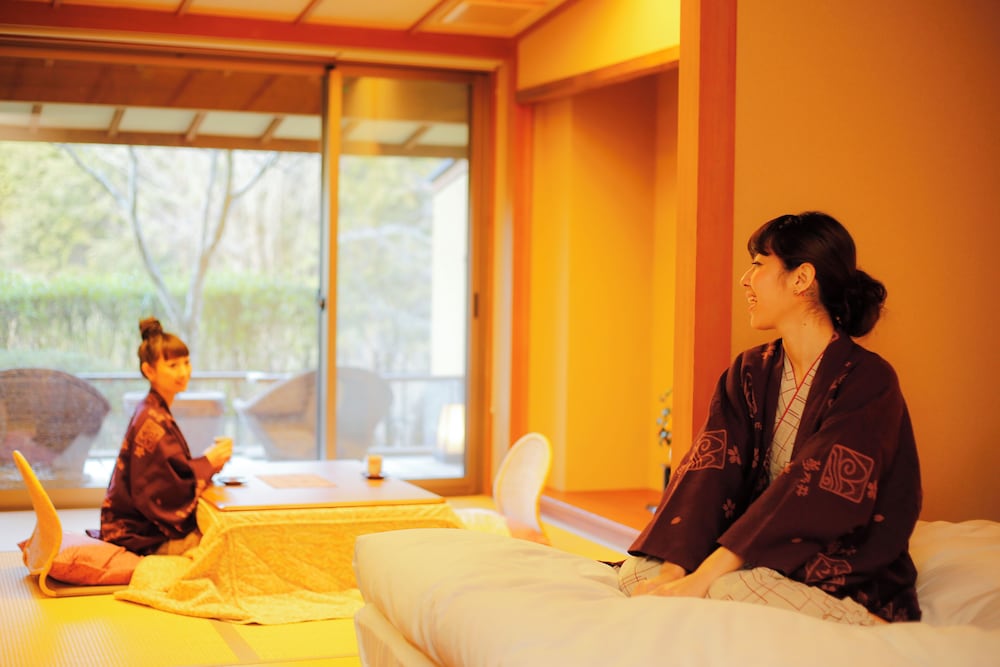 スーペリア 4 人部屋 マウンテンビュー 客室3 | 夢乃井庵 夕やけこやけ