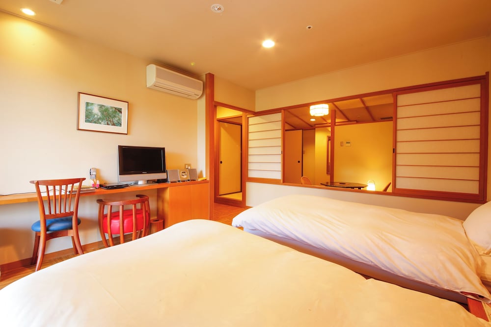 コンフォート 4 人部屋 マウンテンビュー 客室2 | 夢乃井庵 夕やけこやけ