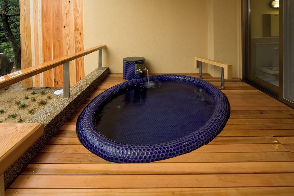 コンフォート 4 人部屋 マウンテンビュー バスルーム1 | 夢乃井庵 夕やけこやけ