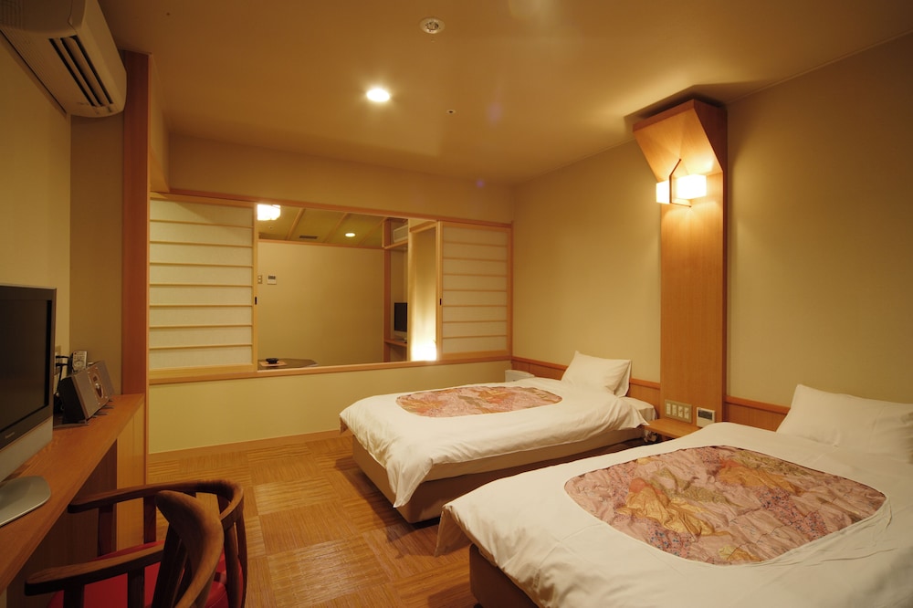 エコノミー トリプルルーム ベッド (複数台) マウンテンビュー 客室2 | 夢乃井庵 夕やけこやけ