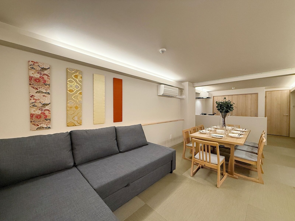 ファミリー アパートメント リビング エリア0 | b Hotel 宮島表参道 21