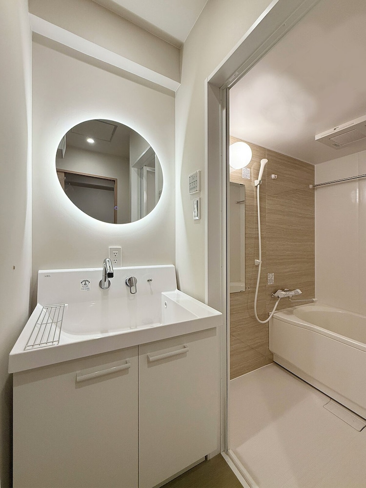 ファミリー アパートメント バスルーム1 | b Hotel 宮島表参道 21