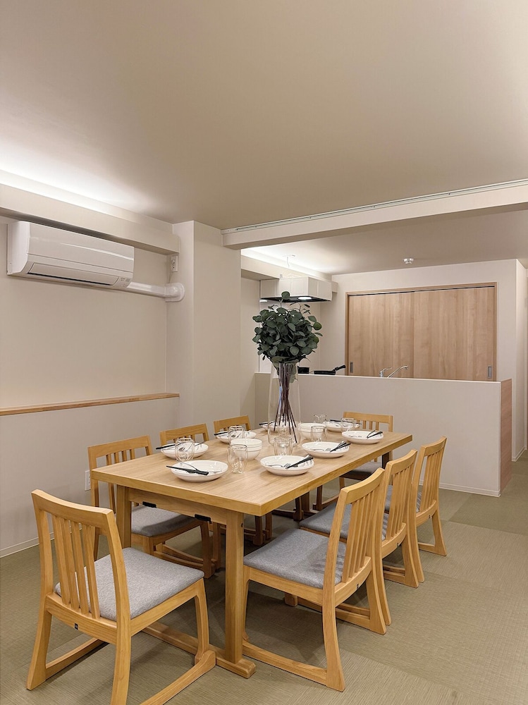 ファミリー アパートメント ダイニングルーム2 | b Hotel 宮島表参道 21