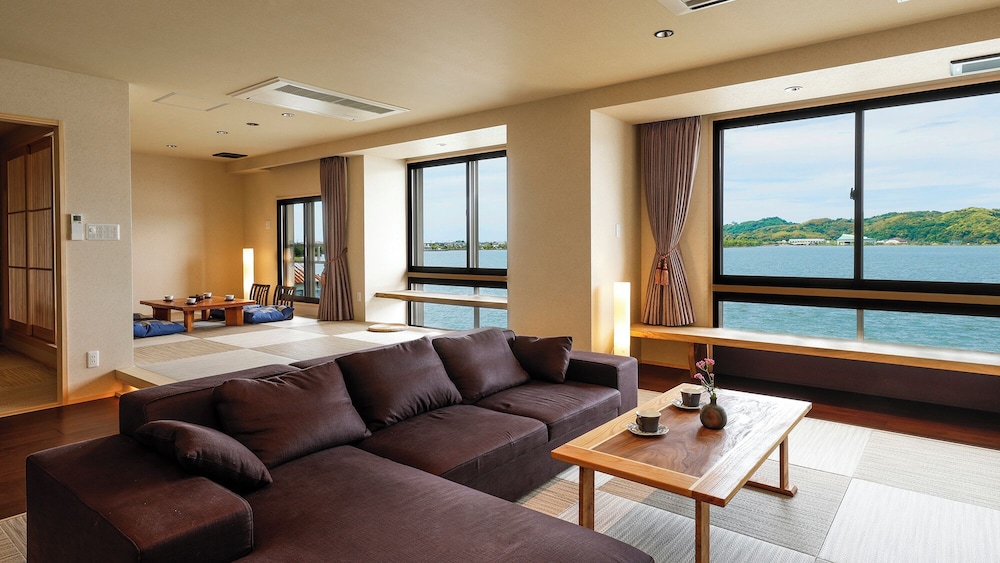 ジュニア スイート サウナ レイクビュー | はわい温泉　千年亭