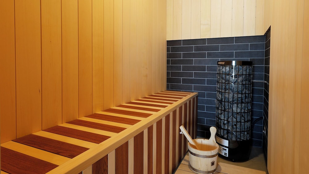 デラックス ダブルルーム バルコニー レイクビュー 客室1 | はわい温泉　千年亭