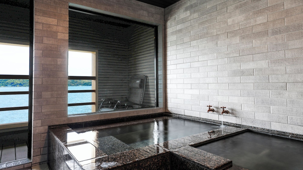 ジュニア スイート サウナ レイクビュー バスルーム0 | はわい温泉　千年亭