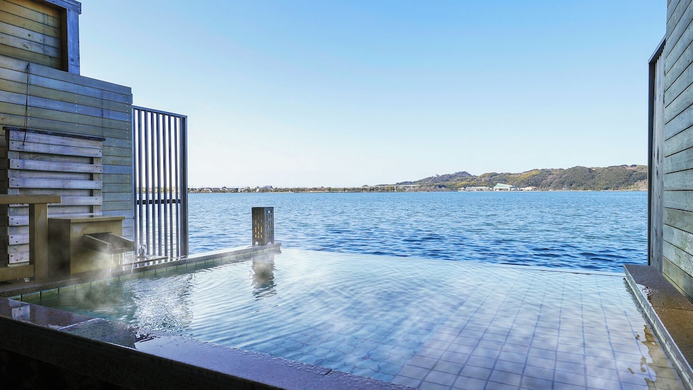 和風クワドラプルルーム 専用バスルーム バスルーム0 | はわい温泉　千年亭