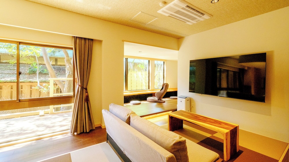 スーペリア ツインルーム サウナ ガーデンビュー | はわい温泉　千年亭