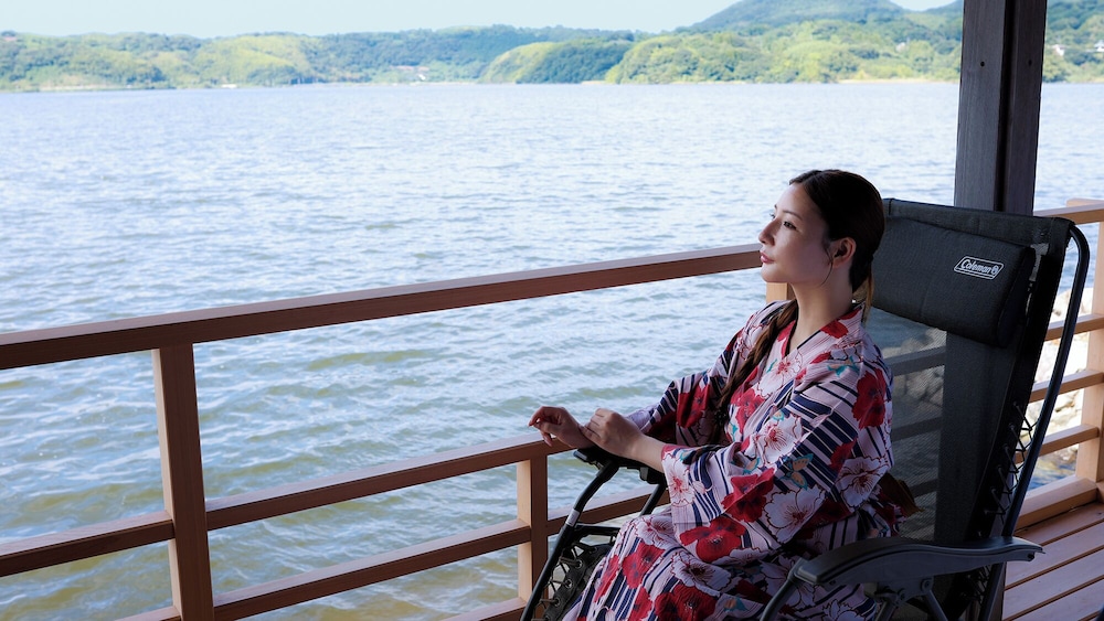 ジュニア スイート バルコニー レイクビュー 部屋からの景観0 | はわい温泉　千年亭