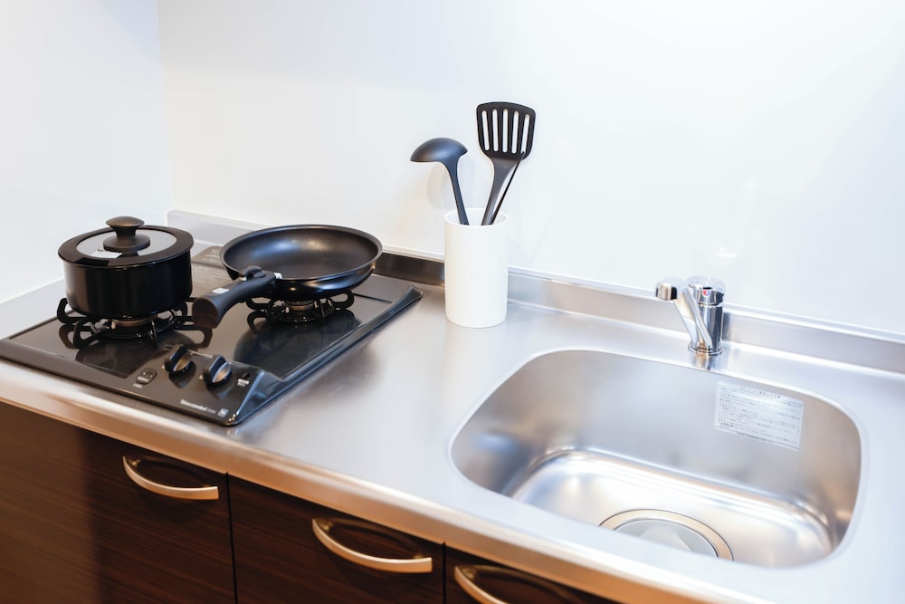 ファミリー ルーム バルコニー シティビュー 専用キッチン2 | b&天下茶屋