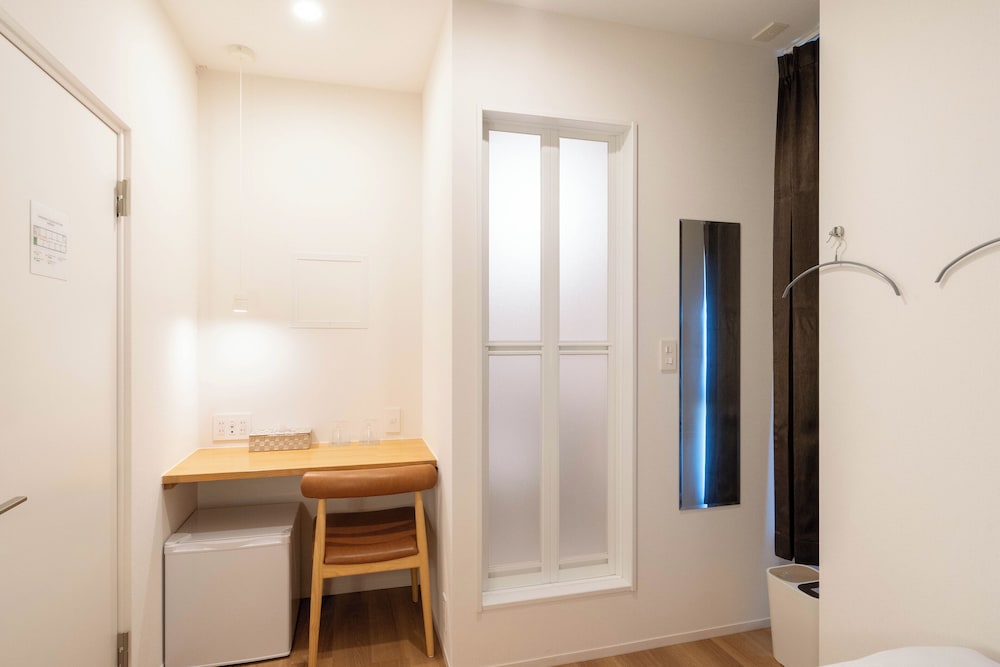 エコノミー ダブルルーム 客室1 | ZONE SHINSAIBASHI WEST