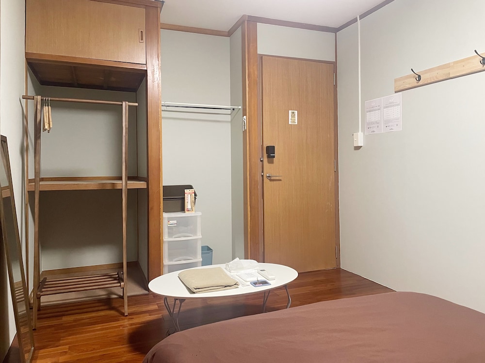 ベーシック ダブルルーム セミダブルベッド 1 台 客室2 | Arcade Resort Okinawa