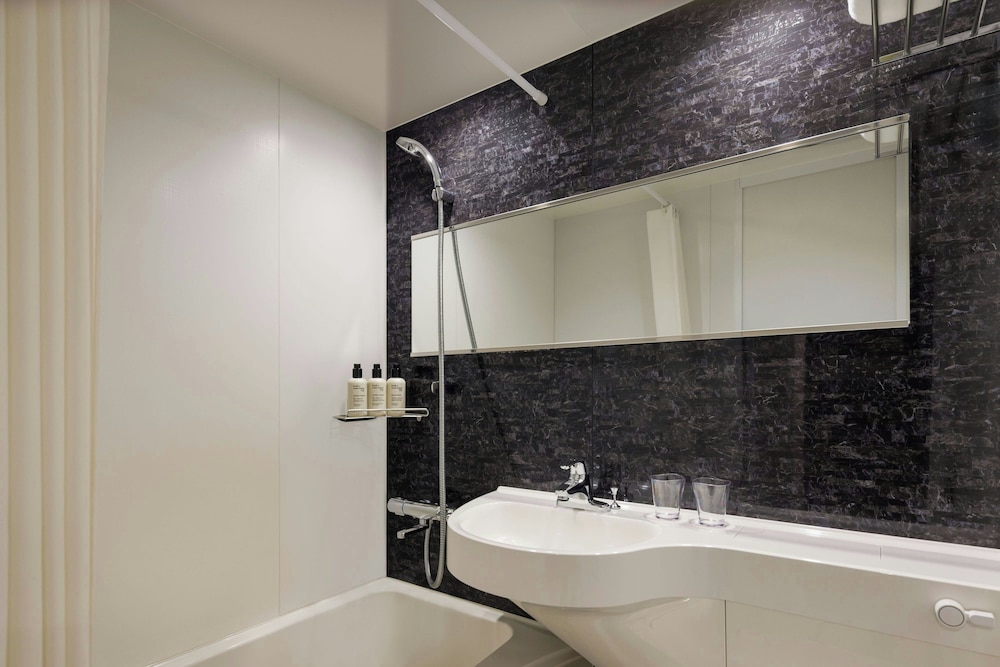 ルーム ダブルベッド 1 台 バスルーム0 | フォーポイント フレックス by シェラトン 東京渋谷ウエスト