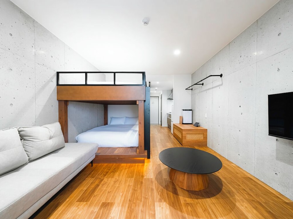 ファミリースタジオアパートメント (ダブル2段ベッド+ソファベッド1台, キッチン付, 最大5名) 禁煙 | メーアレジデンスホテル 宮古空港前 – Meer Residence Hotel Miyako Airport –