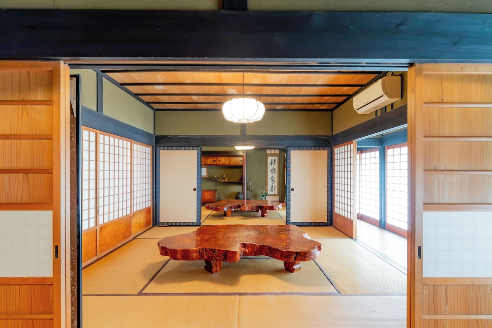 トラディショナル ルーム 禁煙 客室21 | 料理旅館　山里料理　いそべ(Exclusive Tratched Vill）