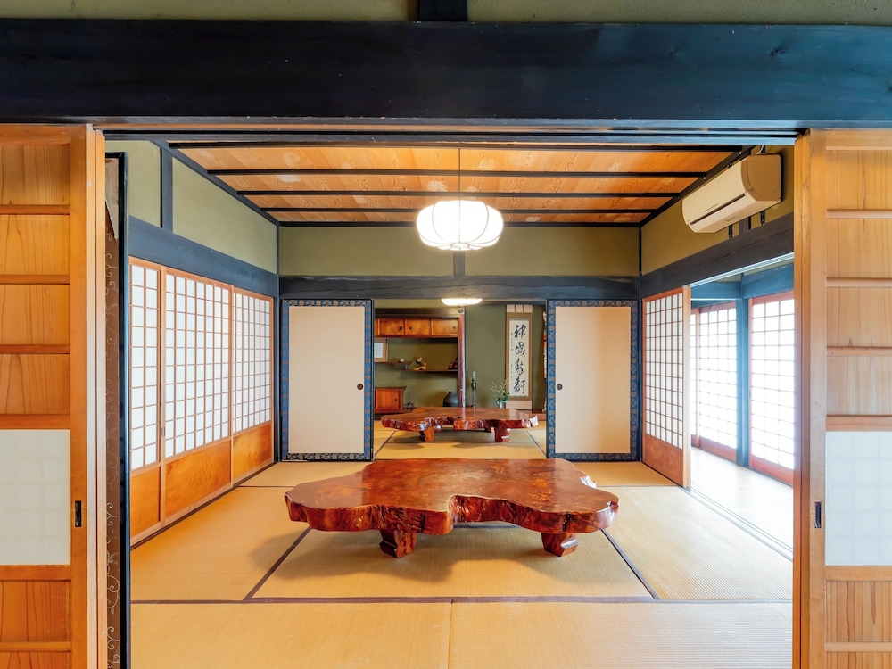 客室1 | 料理旅館　山里料理　いそべ(Exclusive Tratched Vill）