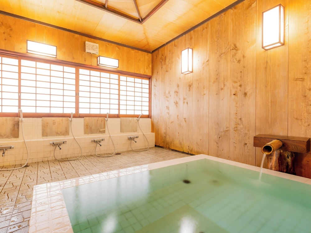 トラディショナル ルーム 禁煙 バスルーム1 | 料理旅館　山里料理　いそべ(Exclusive Tratched Vill）