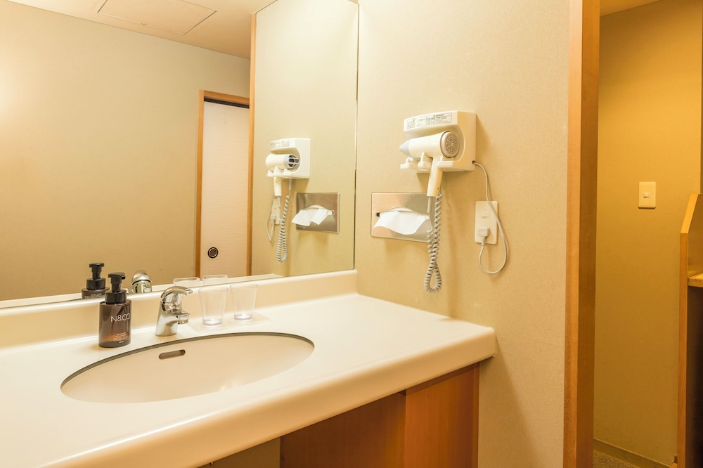 和風クワドラプルルーム | 神通峡春日温泉ゆ～とりあ越中