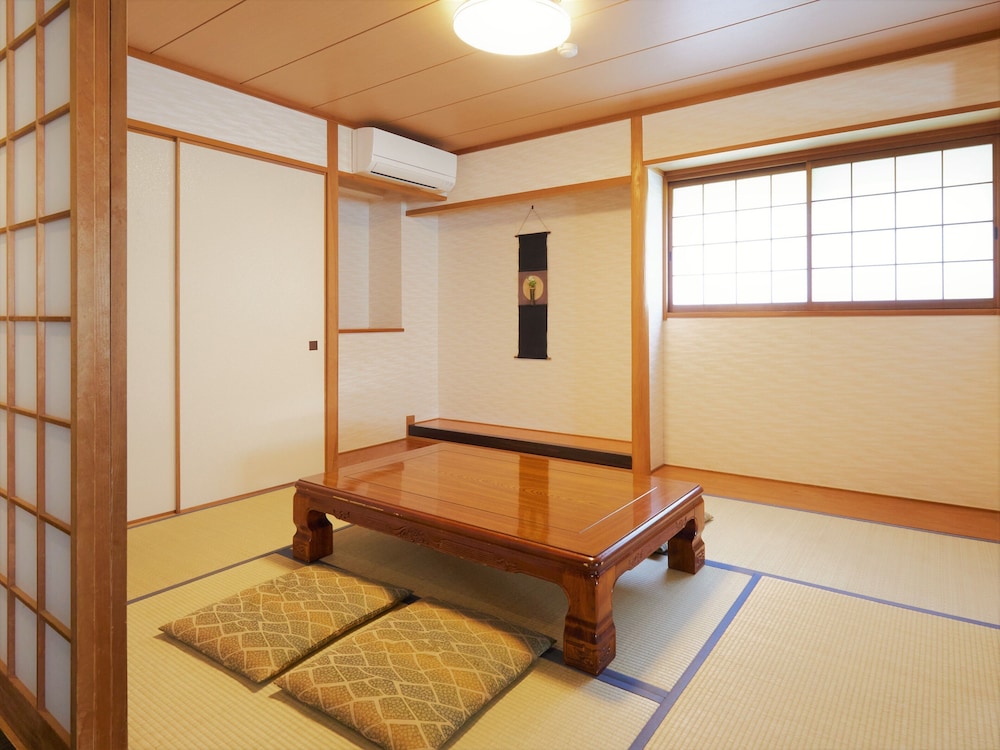 85 sqm 和洋室スイート ８名定員 禁煙 客室1 | レイセニット城崎スイートVILLA