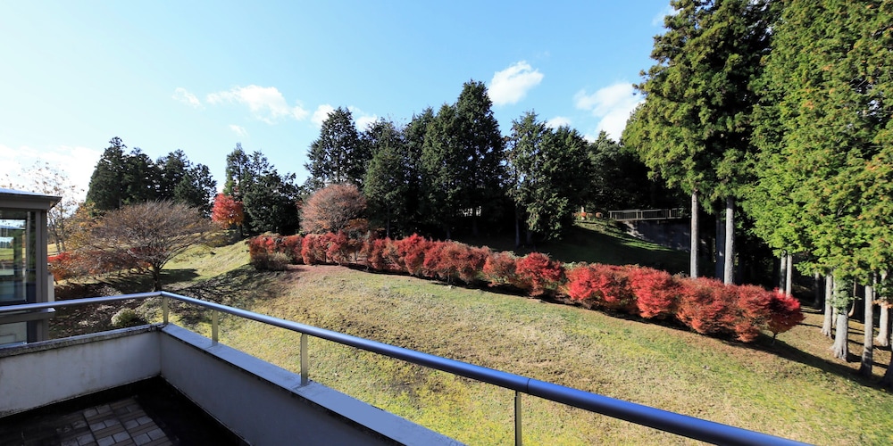 デラックス ツインルーム ガーデンビュー テラス / パティオ0 | ヴィラ・ザ・クラブ 御殿場ウエスト