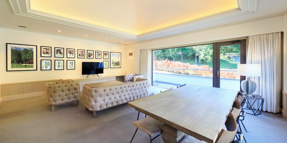 ロイヤル スイート 客室4 | ヴィラ・ザ・クラブ 御殿場ウエスト