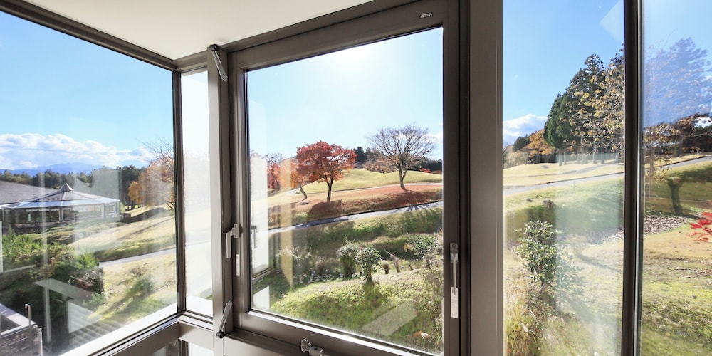 スイート 客室2 | ヴィラ・ザ・クラブ 御殿場ウエスト