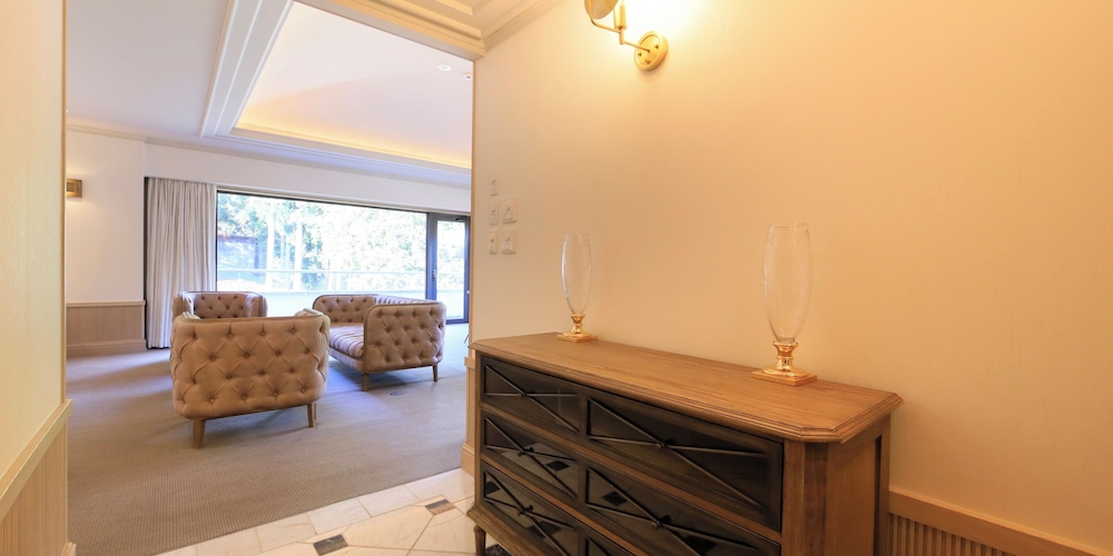 ロイヤル スイート 客室2 | ヴィラ・ザ・クラブ 御殿場ウエスト