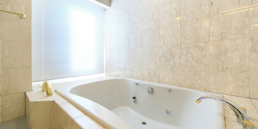 スイート バスルーム1 | ヴィラ・ザ・クラブ 御殿場ウエスト