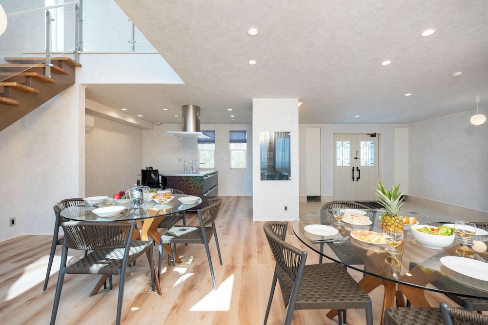 ラグジュアリー ヴィラ オーシャンビュー リビング エリア4 | VERDA RICO