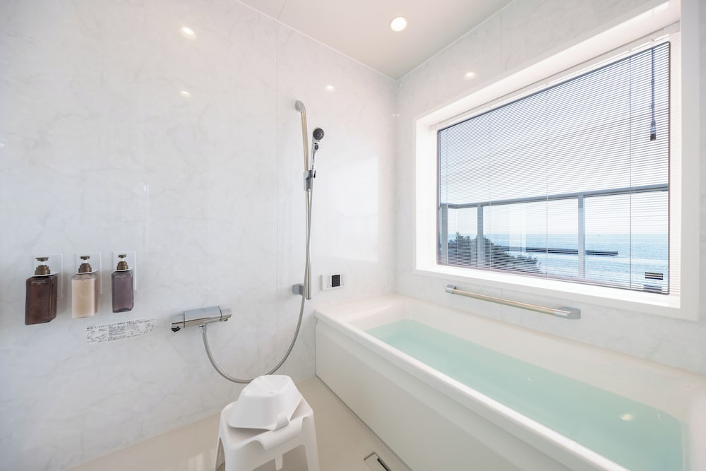 ラグジュアリー ヴィラ オーシャンビュー バスルーム1 | VERDA RICO