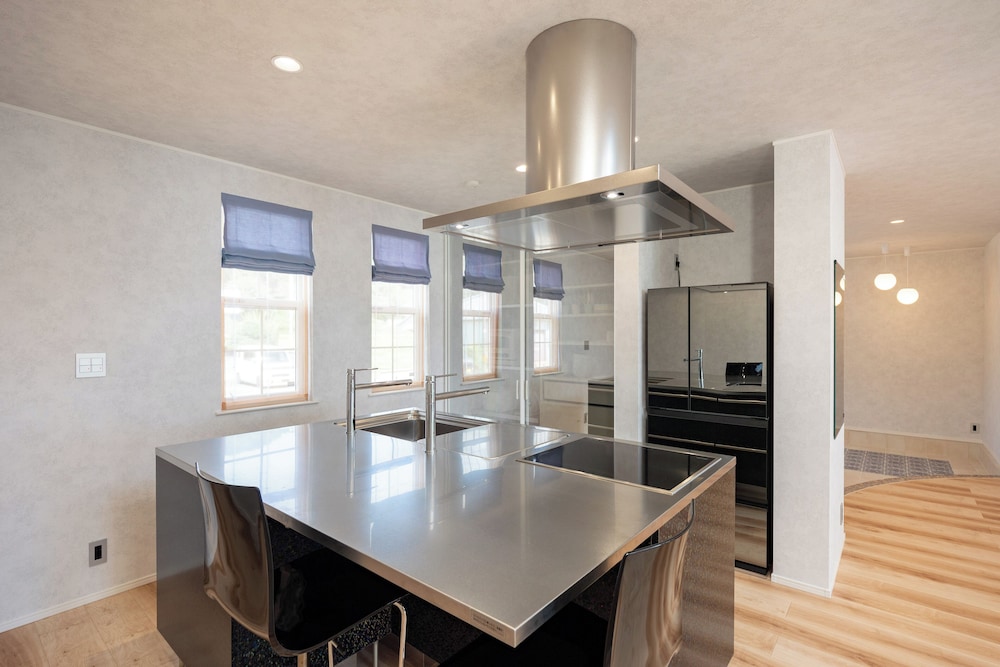 ラグジュアリー ヴィラ オーシャンビュー 専用キッチン2 | VERDA RICO