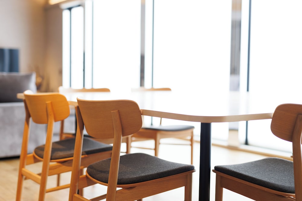 ヴィラ バルコニー ビーチビュー 客室内のダイニングエリア6 | Yunagi 夕凪