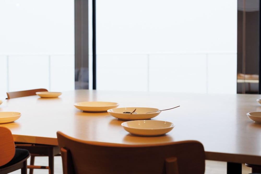 ヴィラ バルコニー ビーチビュー 客室内のダイニングエリア13 | Yunagi 夕凪