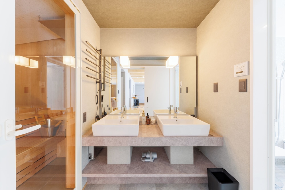 ヴィラ バルコニー ビーチビュー 客室11 | Yunagi 夕凪