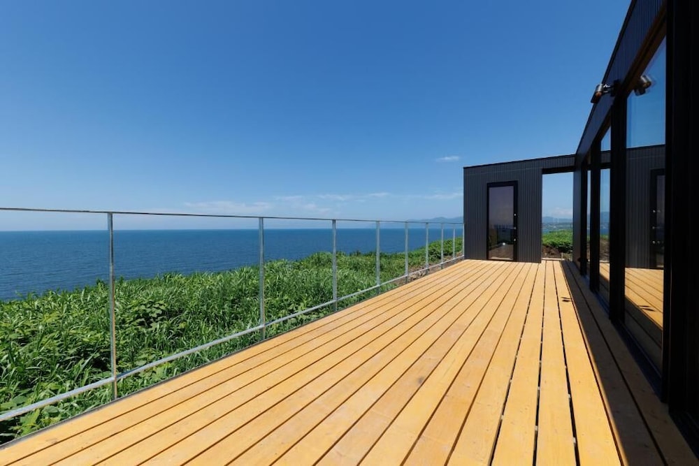 ヴィラ バルコニー ビーチビュー 客室1 | Yunagi 夕凪